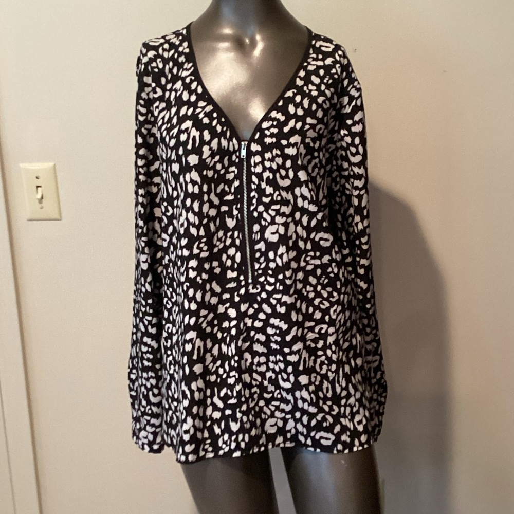 Apt. 9 Black and White Patterned Blouse